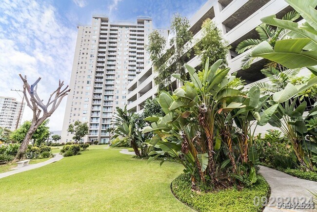 Photo - 215 N King St