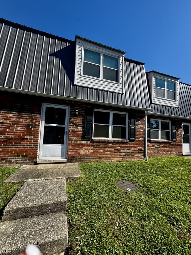 Building Photo - 6820 Linville Dr