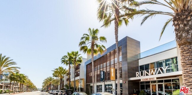 Building Photo - 12760 Millennium Dr Unit B316