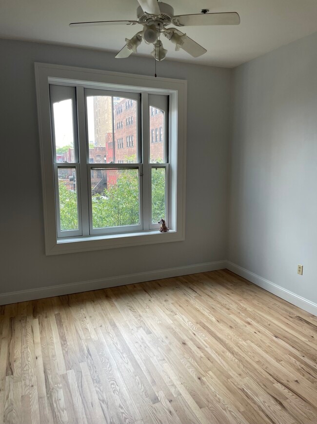 Living Room - 33 Halsey Street Unit 3A third floor 2 bedroom