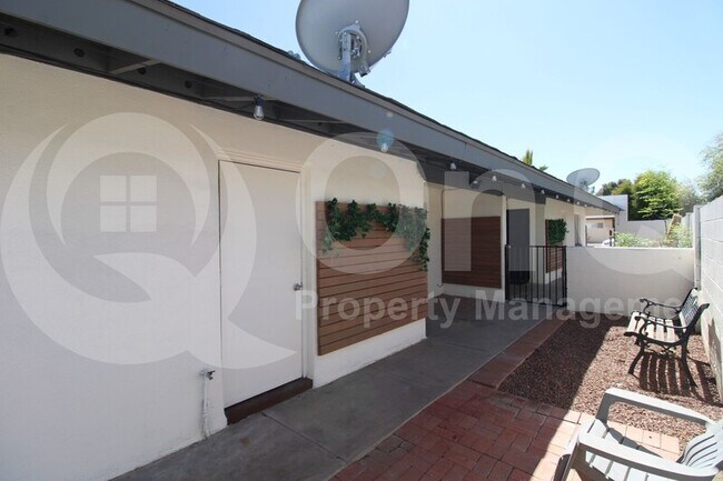 Photo - 532 W La Jolla Dr