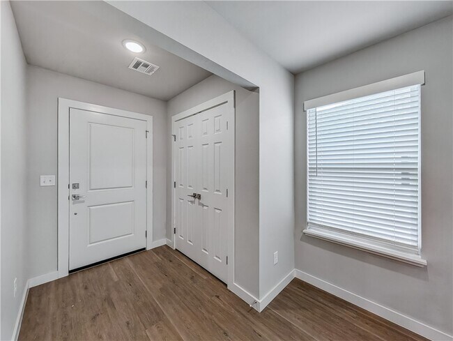 Photo - 6619 NW Altus St