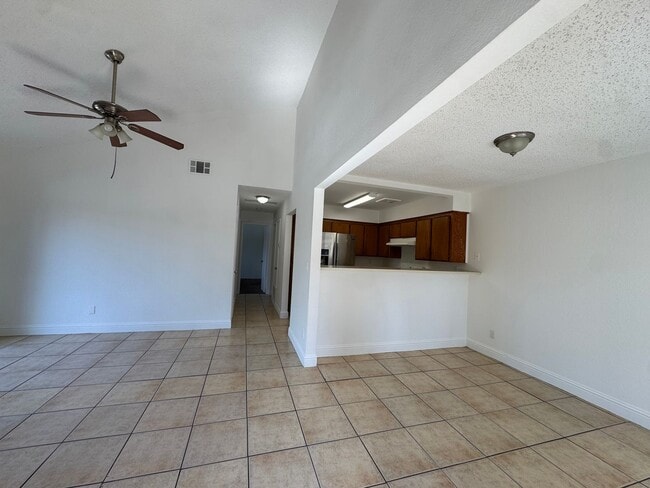 Photo - 1190 S Winery Ave