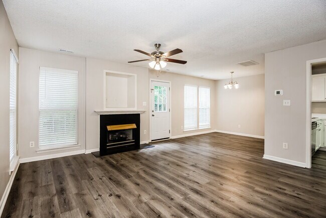 Photo - 120 W Walnut Ave