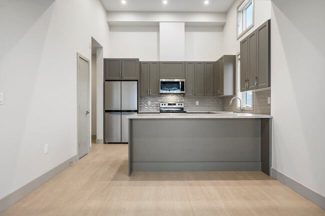 Photo - 45547-45547 Knight Rd