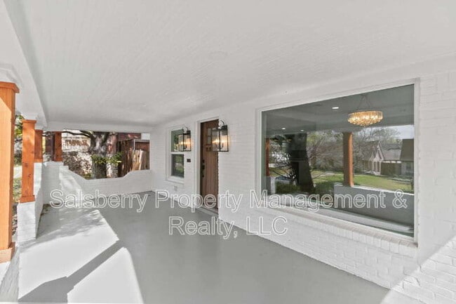 Photo - 2105 Tremont Ave