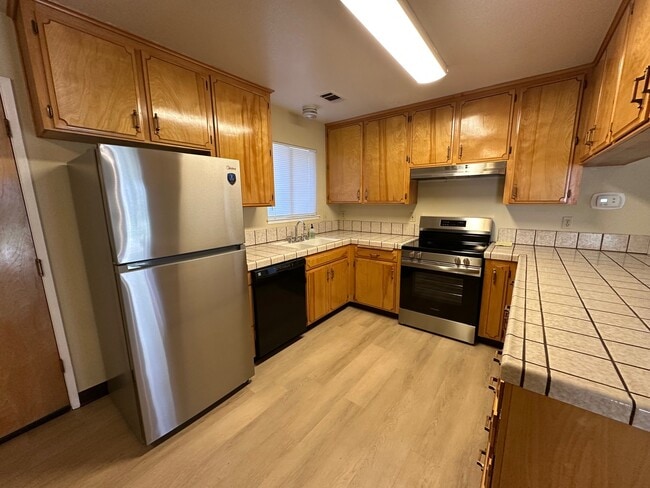 Photo - 48425 Victoria Ln