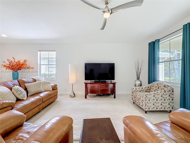 Photo - 1556 Winterberry Ln