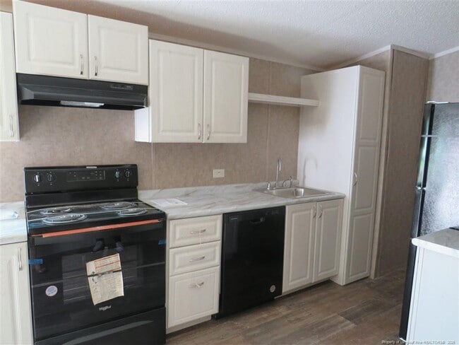 Photo - 1638 Buzz Dr