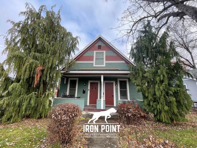 Building Photo - Historic North End duplex close to Hyde Park & Downtown Boise