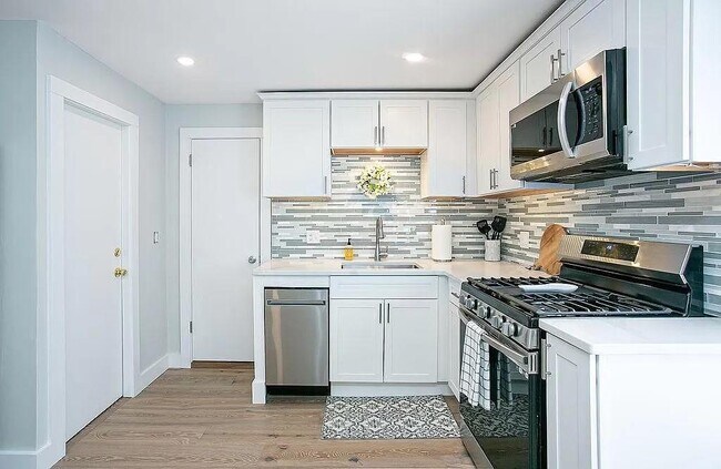 Photo - 14 Brinley St Condo