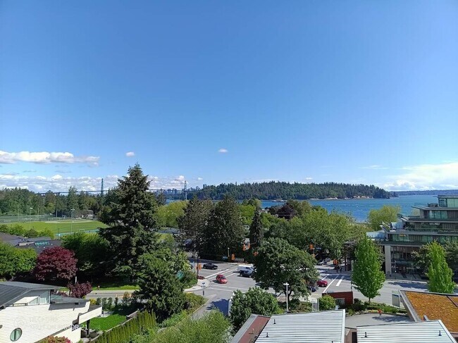 475 13th St Unit 601 – 3 Bedroom 2 Bathroom Apartment