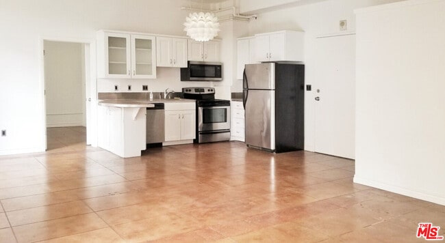 Photo - 215 W 7th St Unit 307