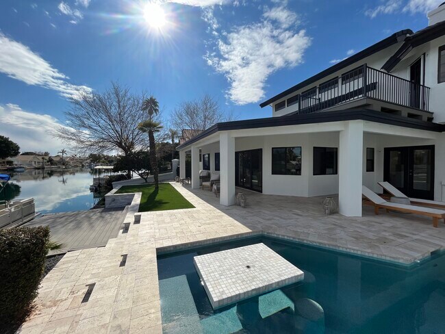 Photo - 2128 E Catamaran Dr House
