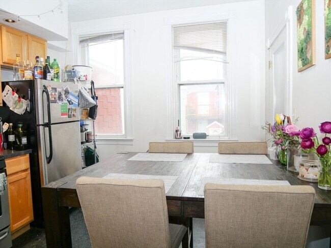 Photo - 237 W 3rd St Unit 1