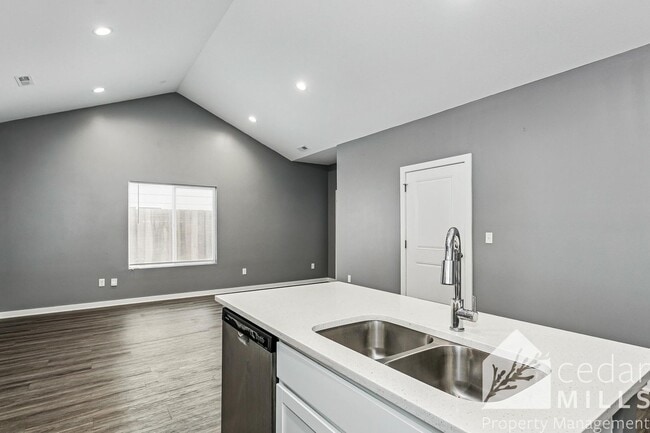 Photo - Maize 3 bed 2 bath!