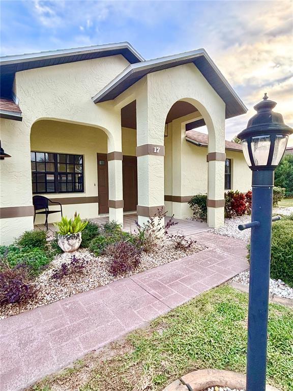 Building Photo - 17 Fenwick Ln