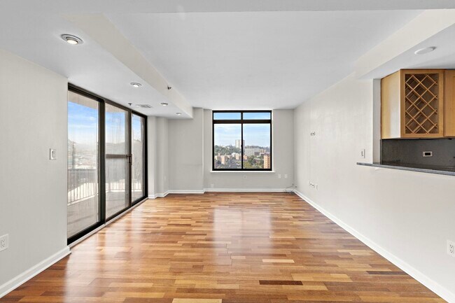 Photo - 700 1st St Unidad 13D-R