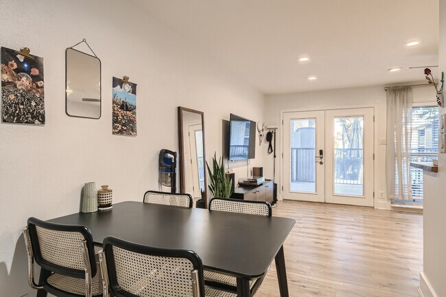 Photo - 1304 Summit St Unit 114