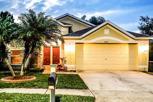 Building Photo - 3837 Lockridge Dr Rental