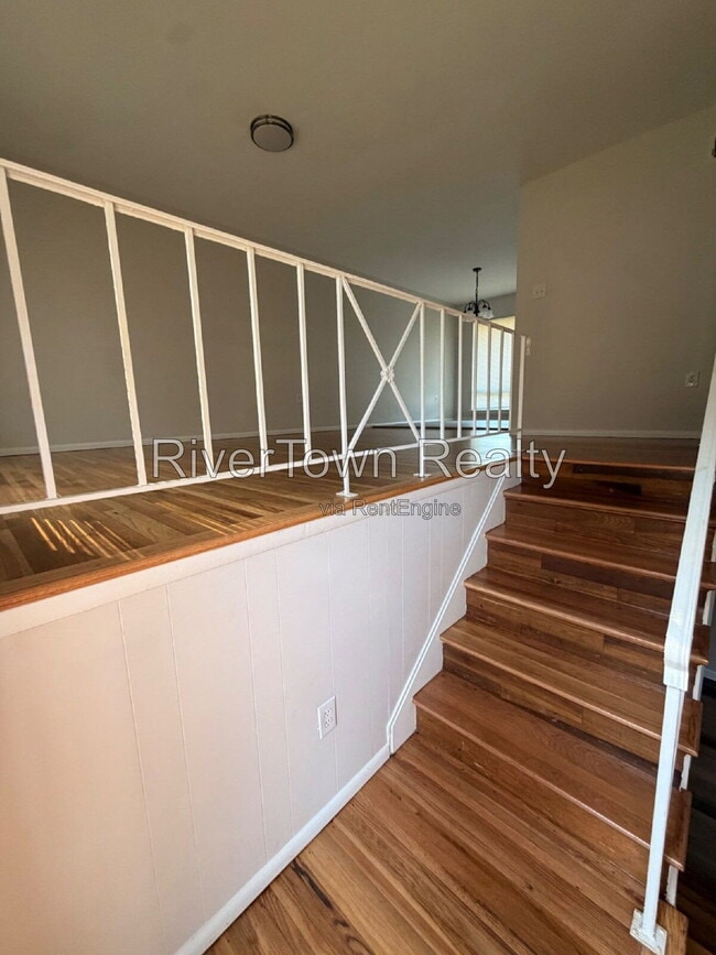 Photo - 1327 Busby Ave
