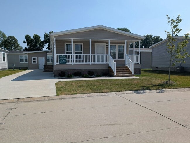 Building Photo - 30020 Pineview Cir Rental