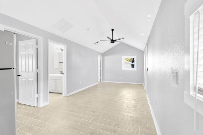 Photo - 551 1/2 Wildwood Way