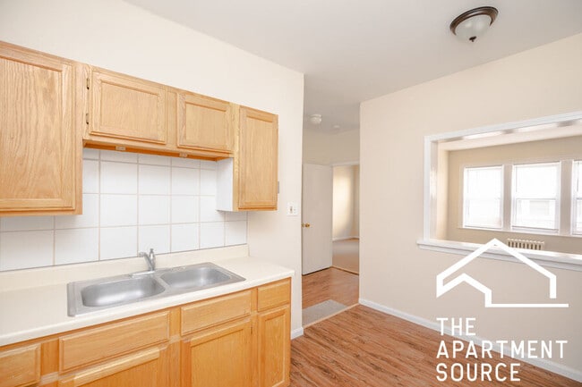 Building Photo - 2148 Gunderson Ave Unit 222
