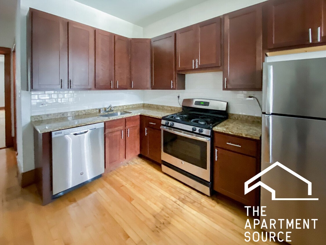 Photo - 3637 N Paulina St