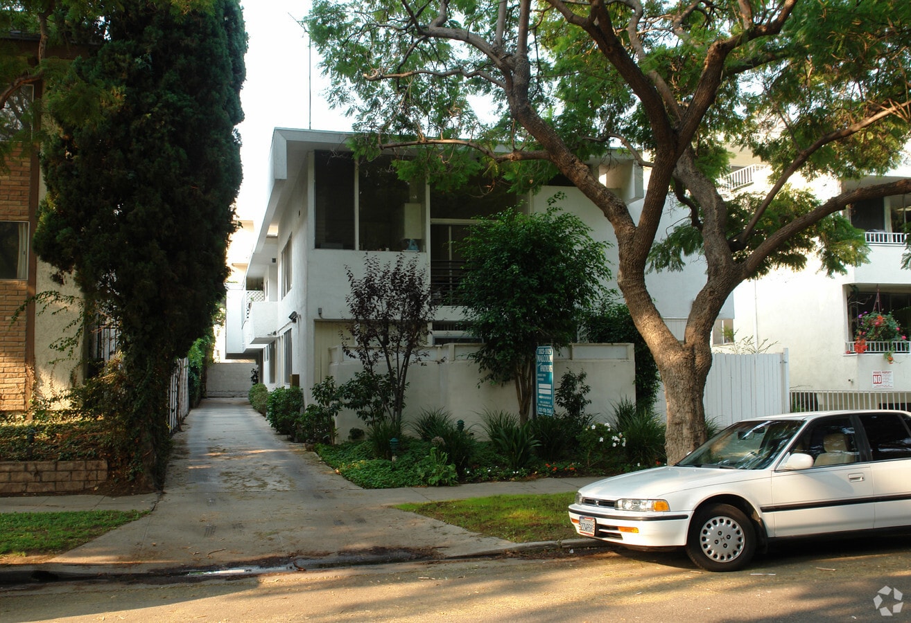 Photo - 1829 Malcolm Ave Apartments