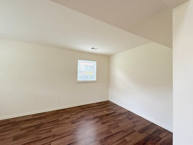 Photo - Fabulous 2-Bedroom and 1-Bathroom located in Lorton, VA Unit A
