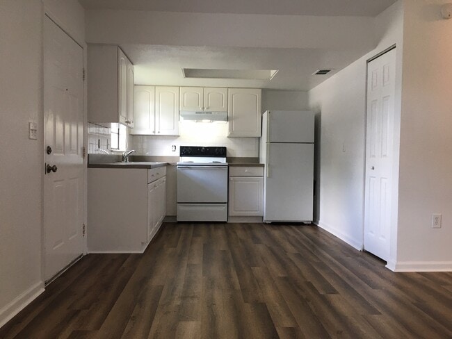 Photo - 8603 N 12th St Unidad B