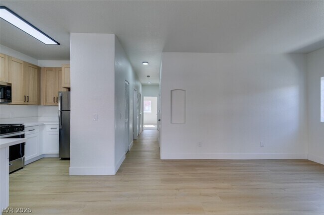 Photo - 4730 E Craig Rd Unidad 1085