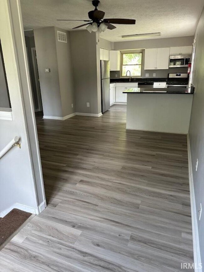 Photo - 1326 N Woodburn Ave