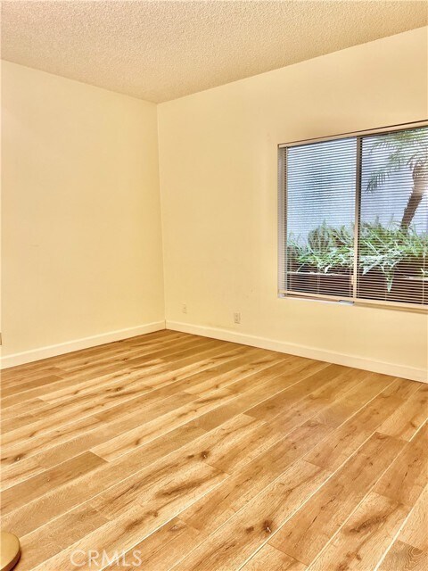 Photo - 2905 Montrose Ave Unit 318