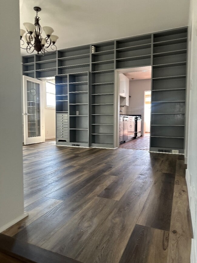 Building Photo - 141 Vine St Unit 2