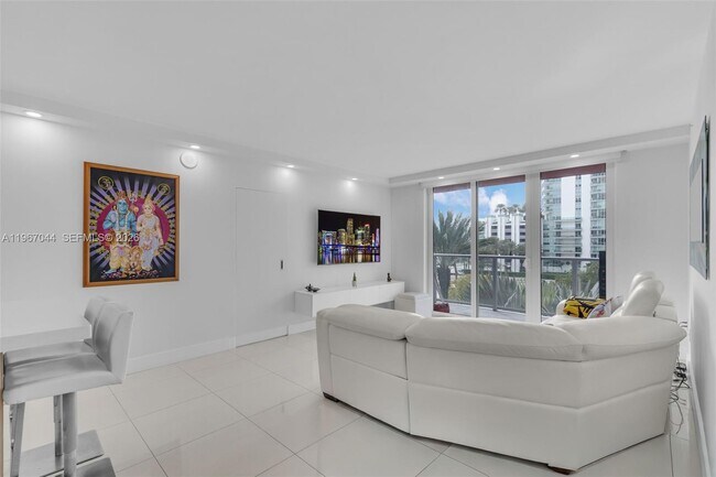 Photo - 1155 Brickell Bay Dr Unit 303