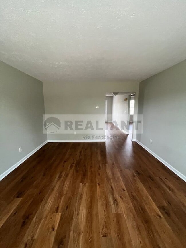 Photo - 425 Lenney Dr Unit 4
