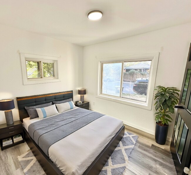 Photo - 2430 E Monument St