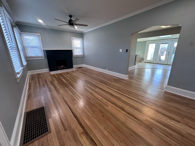 Photo - 916 Magnolia St