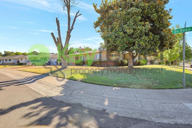 Building Photo - 5121 Da Rosa Dr