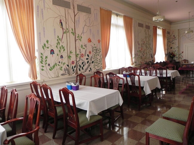 Spring Room - LaFontaine Center Affordable Senior Housing