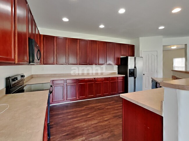 Photo - 318 Lameshur Ln