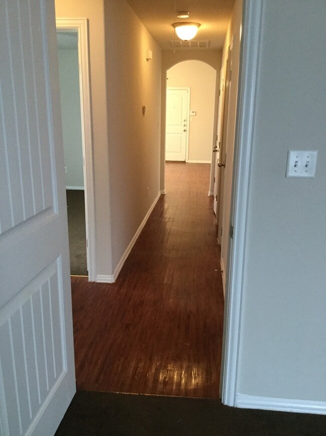 Photo - SYLVIA941-43 Unit 943
