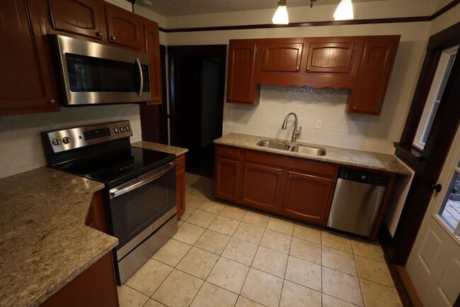 Building Photo - 499 Littleton St