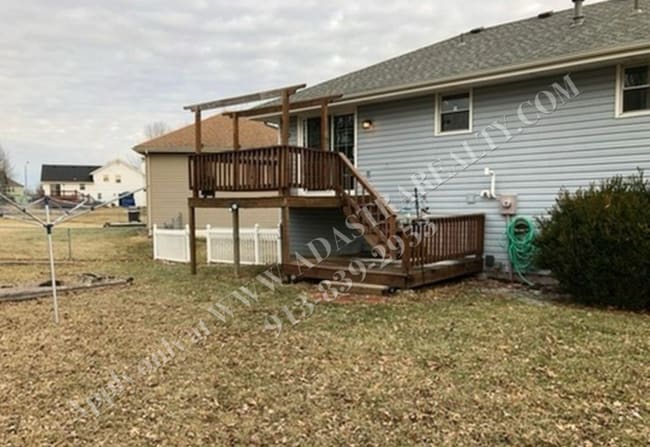Nice 3 Bed 2 Bath Duplex in KCMO-Available... - Nice 3 Bed 2 Bath Duplex in KCMO-Available... House