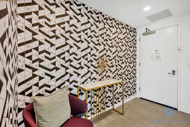 Photo - 227 NE 2nd St Unit SI ID1227474P