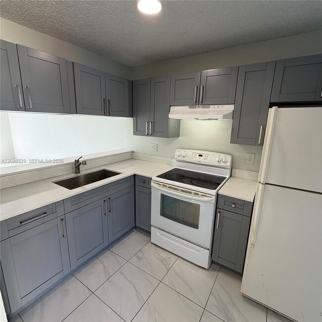 Photo - 4016 Lakeside Dr Unit 4016