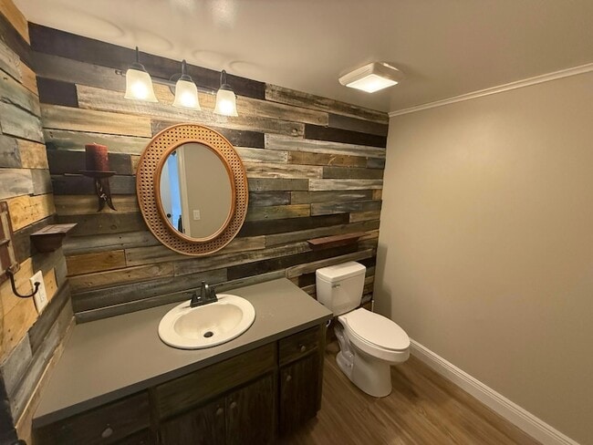 Photo - 717 W Ocean Ave