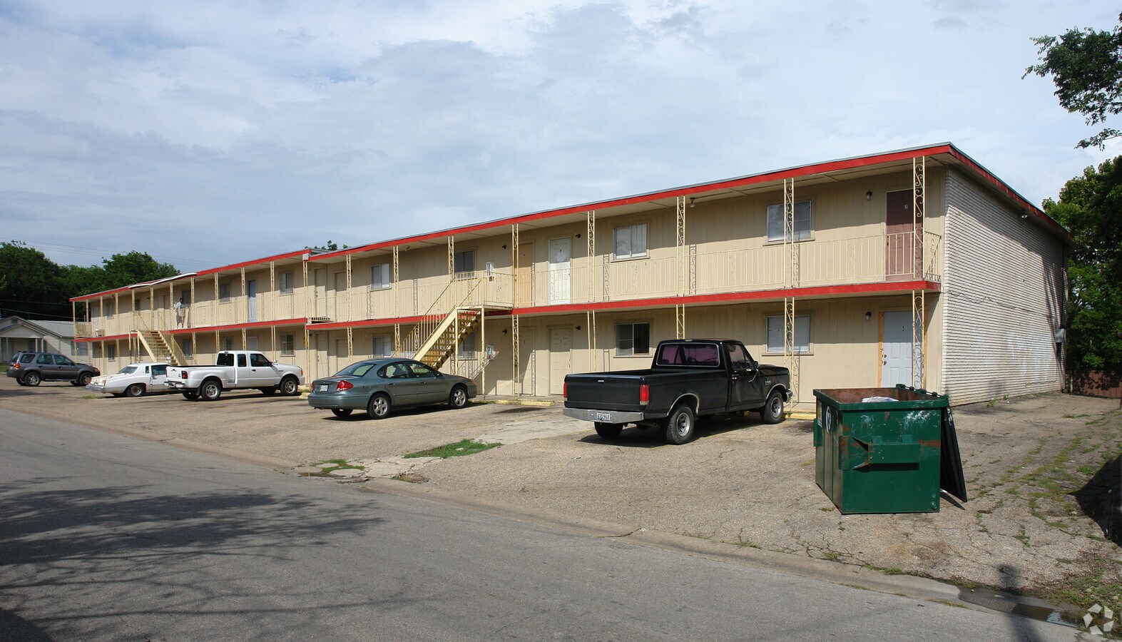 Photo - Highlander Apartments